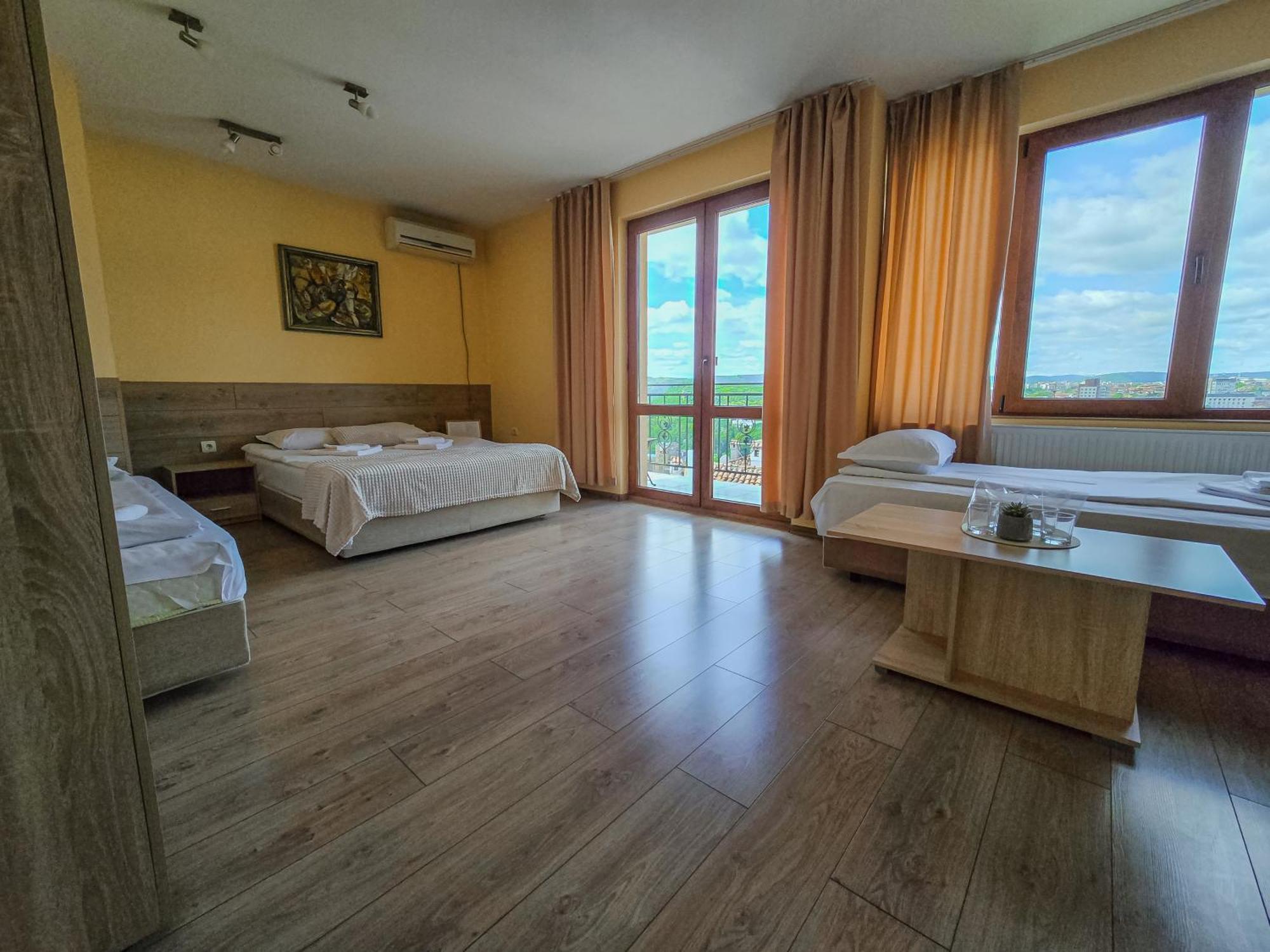 Family Hotel "Slavianska Dusha" Veliko Tarnovo Buitenkant foto