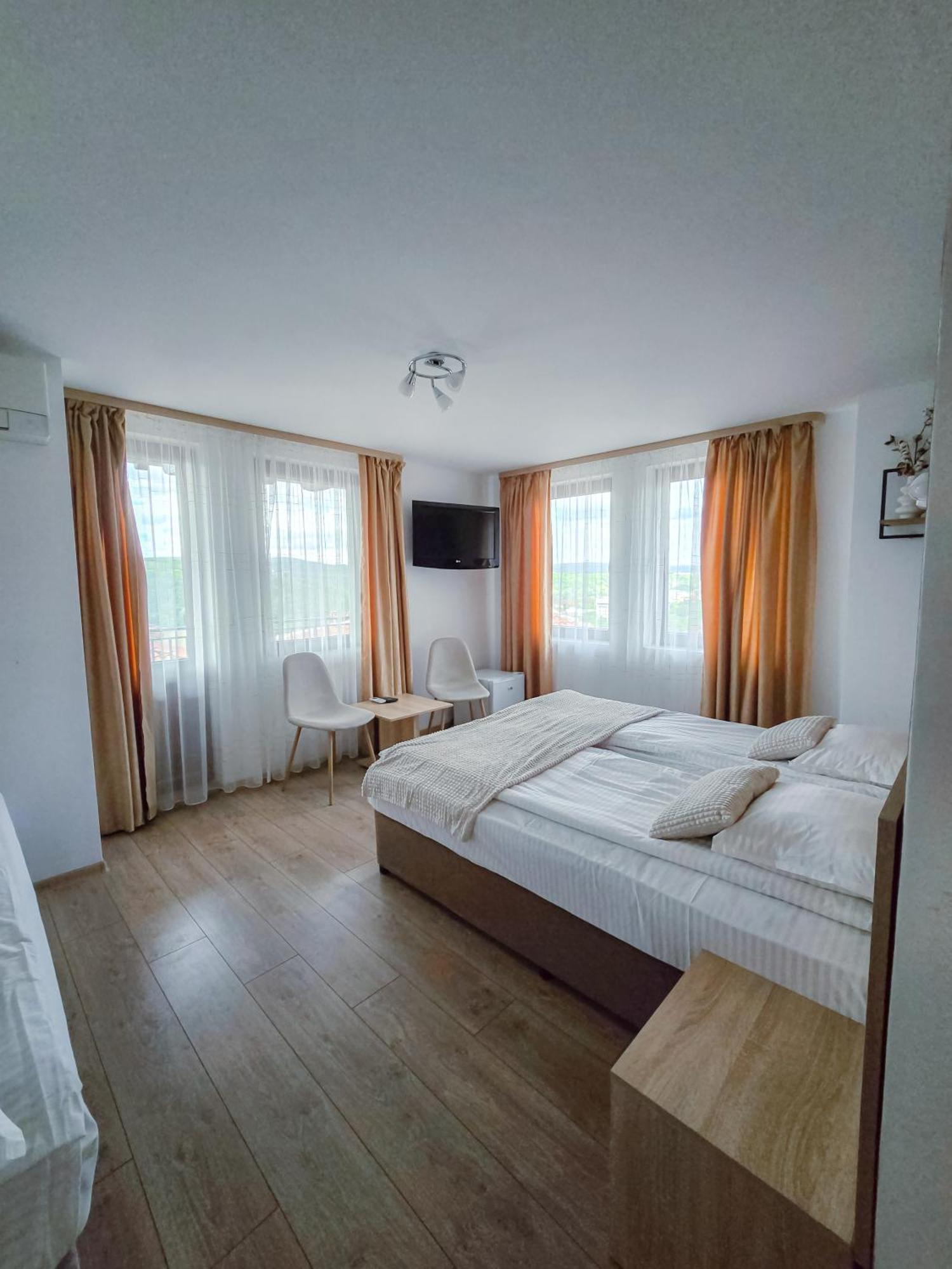 Family Hotel "Slavianska Dusha" Veliko Tarnovo Buitenkant foto