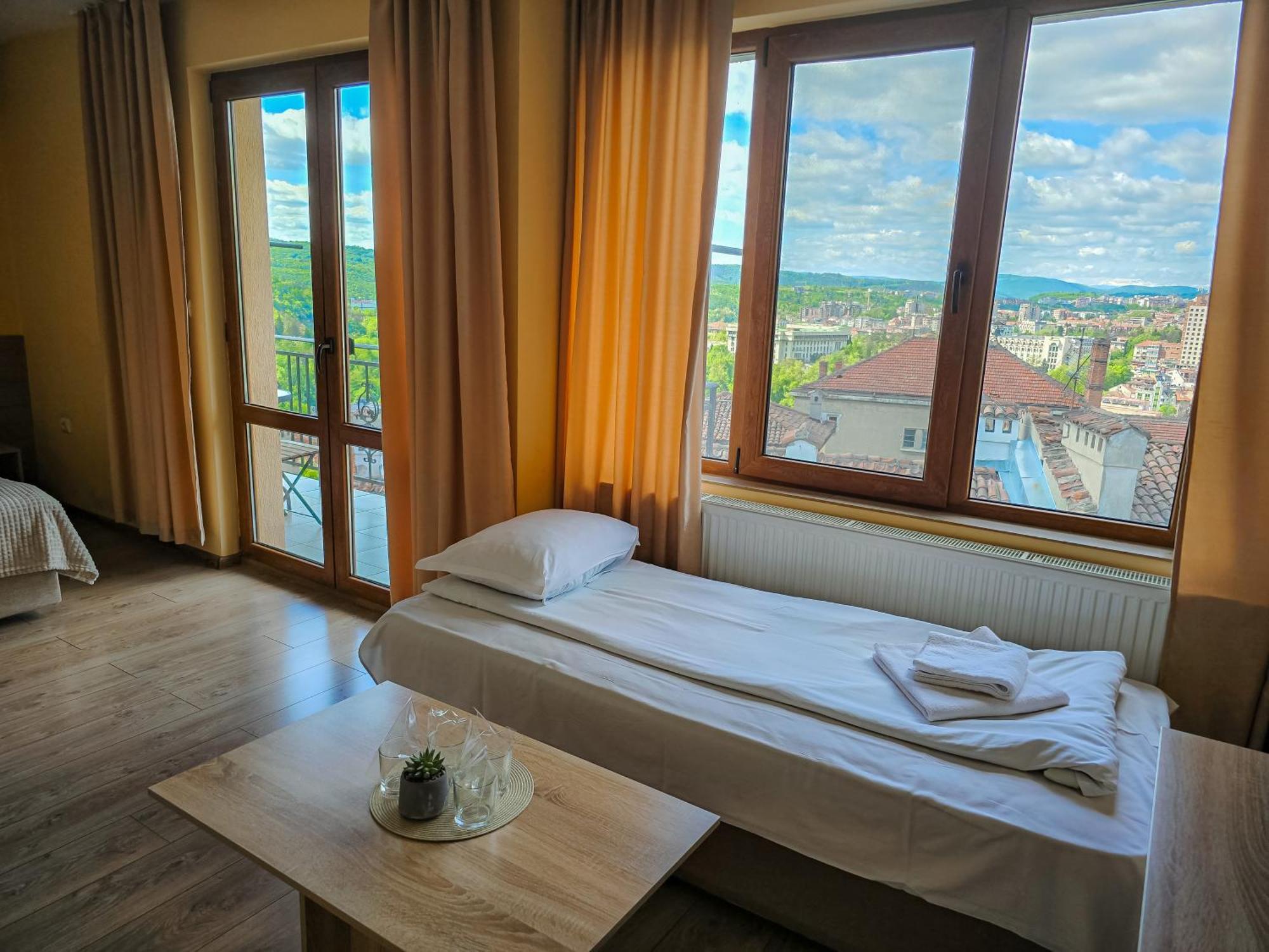 Family Hotel "Slavianska Dusha" Veliko Tarnovo Buitenkant foto
